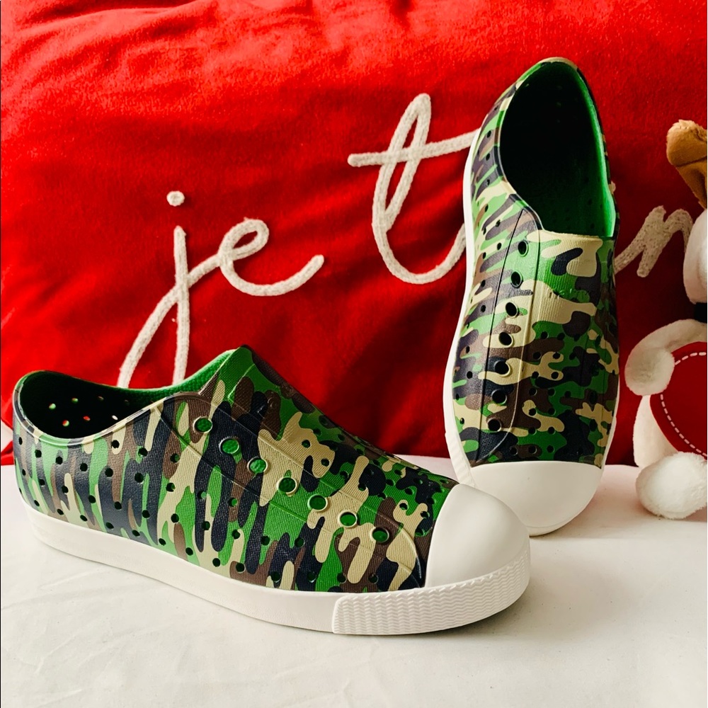 Kids Native Jefferson Army Green Sneakers